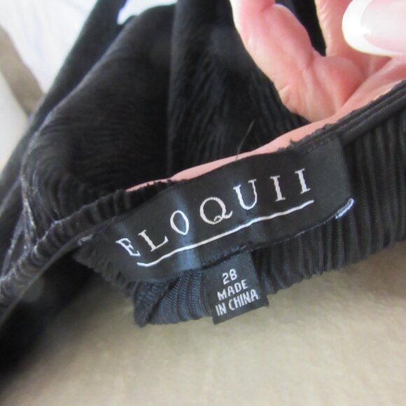 Eloquii Black Velvet Dress Flare Sleeve Textured Keyhole Back Midi Size 28 NWT - Picture 13 of 16